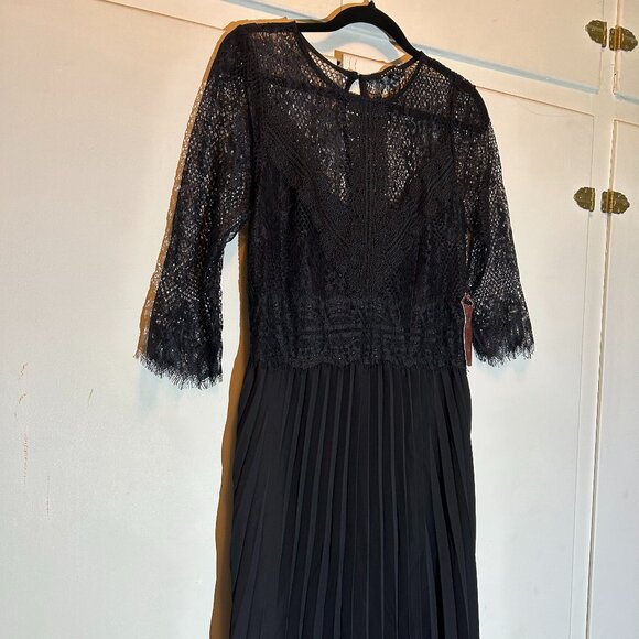 Haute Monde Black Lace Top Pleated Bottom Dress - Picture 4 of 9